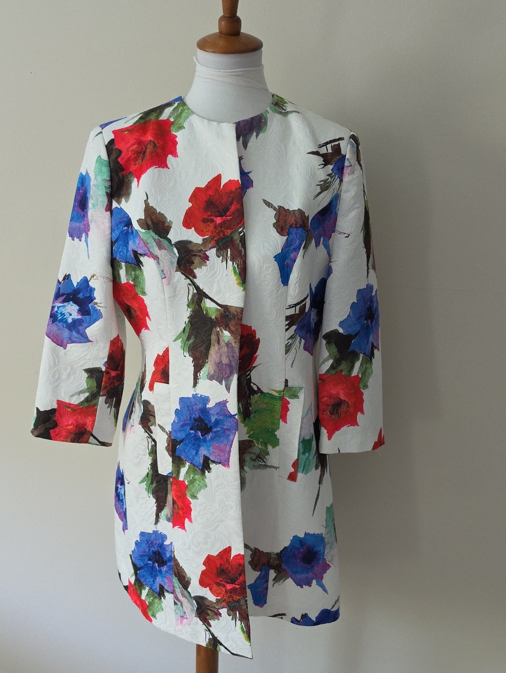 Luii Floral Print White Blazers Jacket